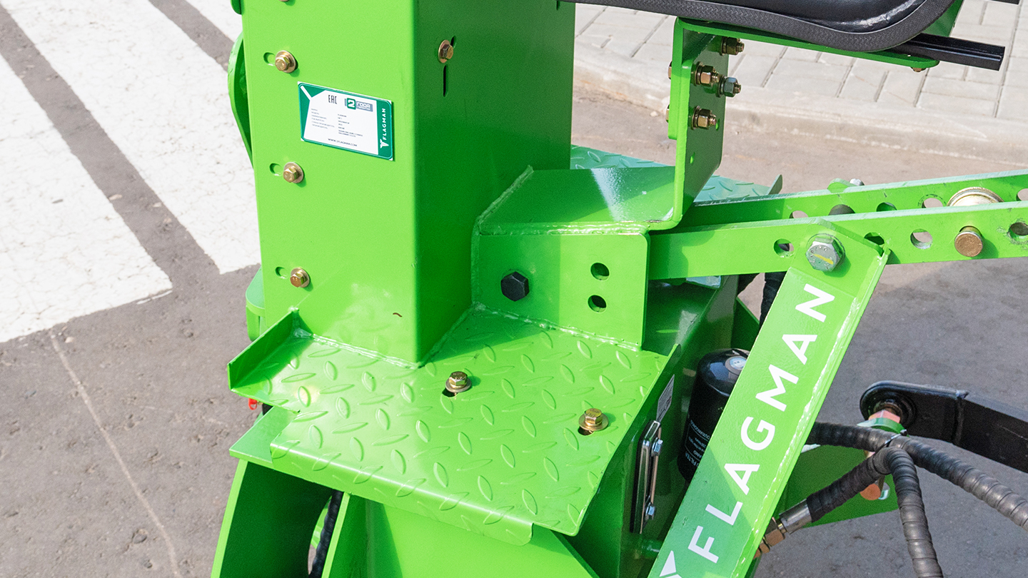 Навесной экскаватор Flagman | Флагман LW6 0